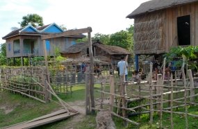Veal Veng Village